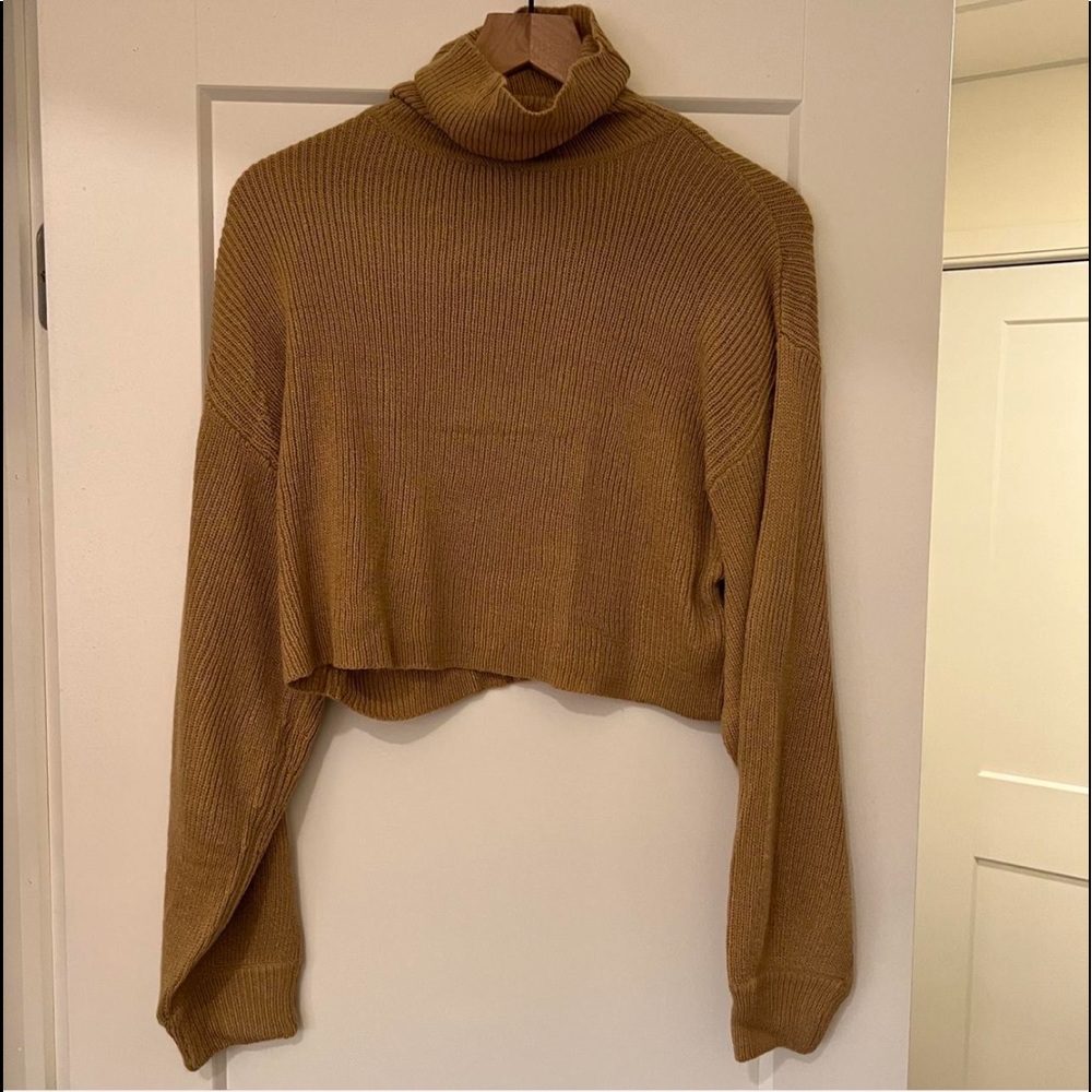 H&M Cropped turtle neck sweater